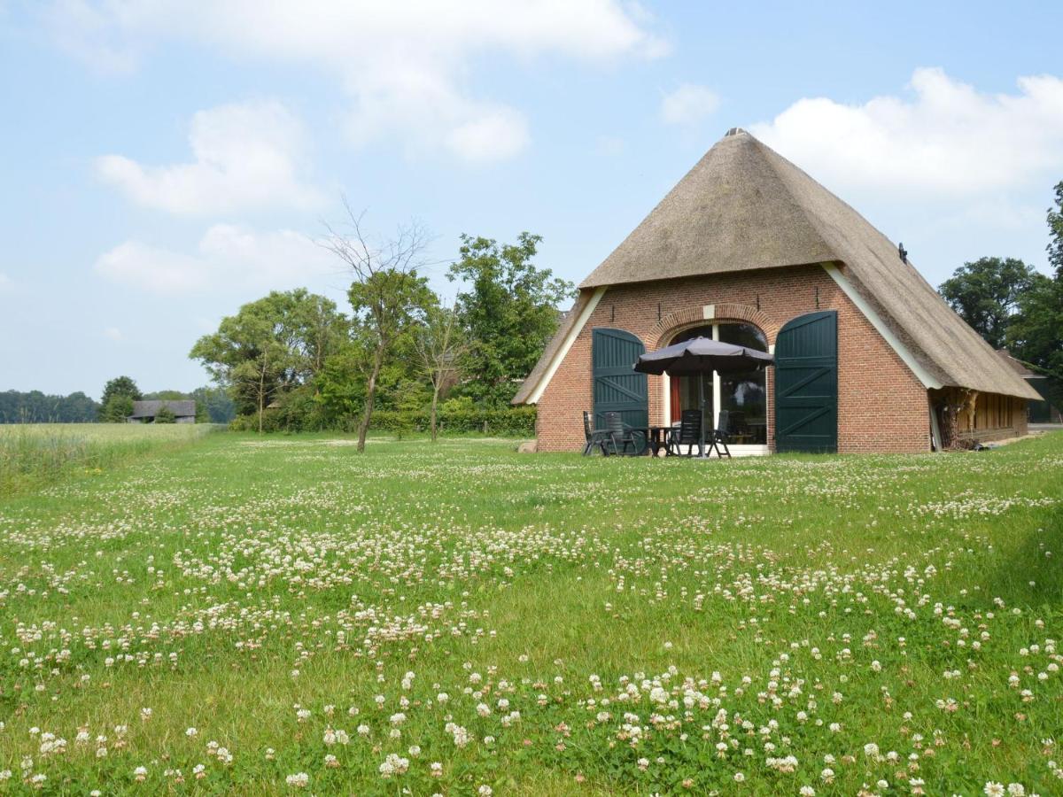 Vila Monumental Farm In The Ash Landscape Geesteren  Exteriér fotografie
